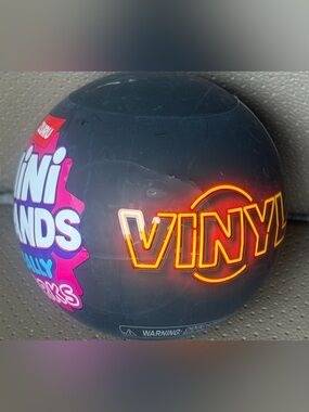 Mini Brands vinyl records series
NEW accessories ball for record player Zuru
